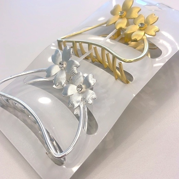 Brand New Natasha Set of 2 Metal Floral Rhinestone Gold & Silver Tone Hair Clips - Picture 12 of 15